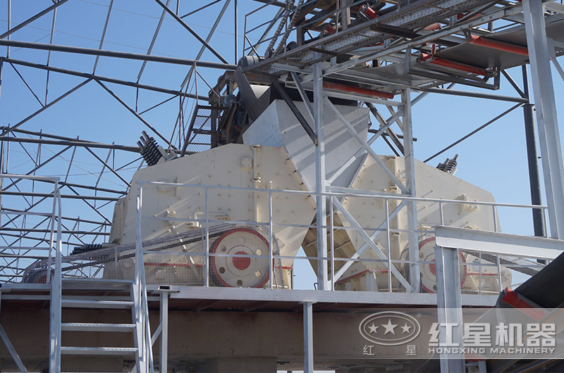 破碎機(jī)生產(chǎn)現(xiàn)場 破碎機(jī)生產(chǎn)現(xiàn)場