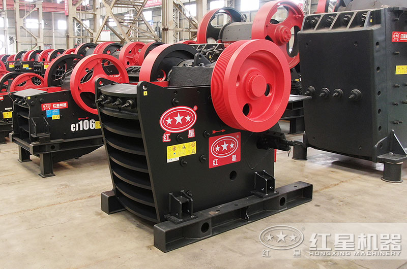 顎式玄武巖破碎機(jī)圖片 顎式玄武巖破碎機(jī)圖片